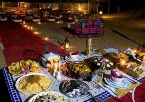 Makanan di atau berdekatan hotel