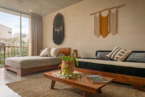 Postel nebo postele na pokoji v ubytování Private Rooftop Studio with Pool - Tulum La Veleta - A307