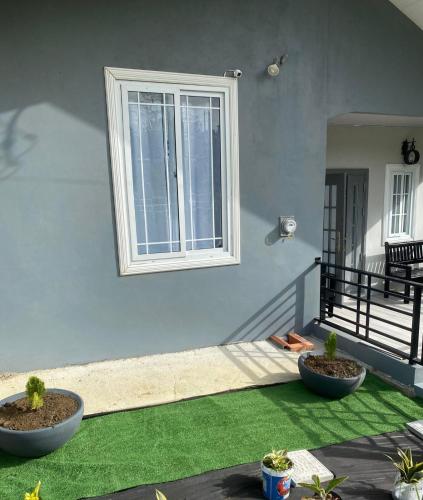 Balkon ili terasa u objektu Carnbee Cozy Cottage