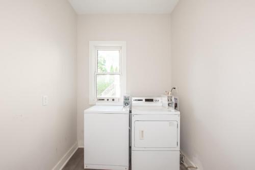 Gallery image of Charming Niagara Region Apt. Newly Renovated! in St. Catharines