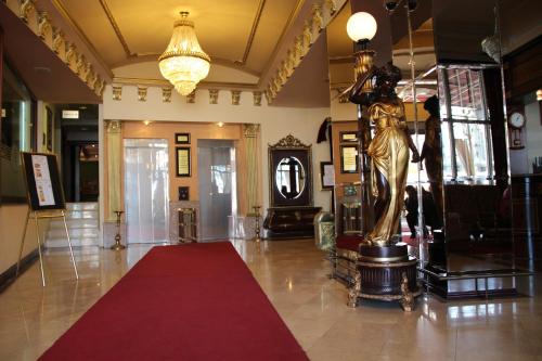 Lobby/Rezeption in der Unterkunft Stone Bridge Hotel