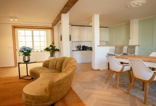 Кухня или мини-кухня в Familienwohnung im Herzen von Bern mit Pool und Sauna
