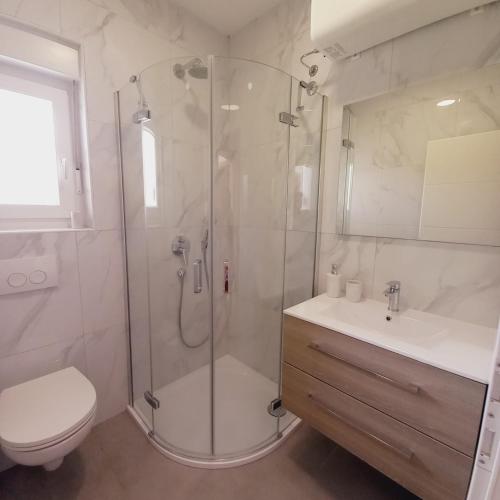 Kúpeľňa v ubytovaní Apartments M & L Murter