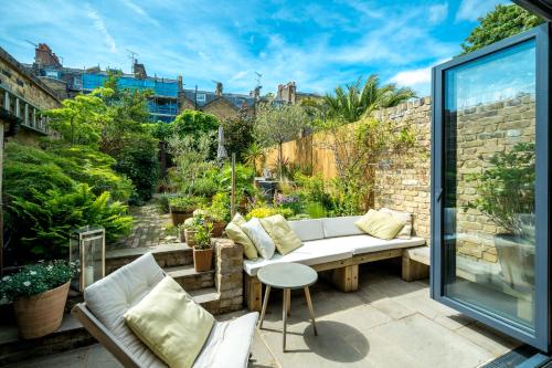 The Hayles House, Stylish London Stay with Garden photo 33