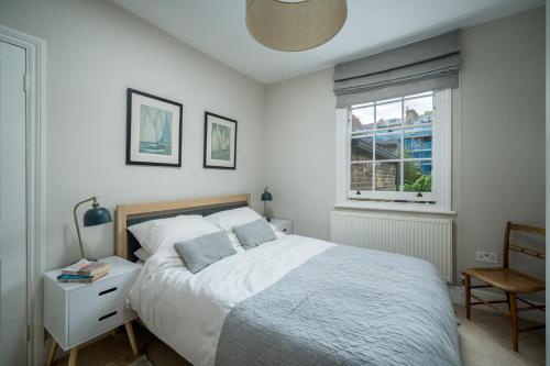 The Hayles House, Stylish London Stay with Garden photo 23