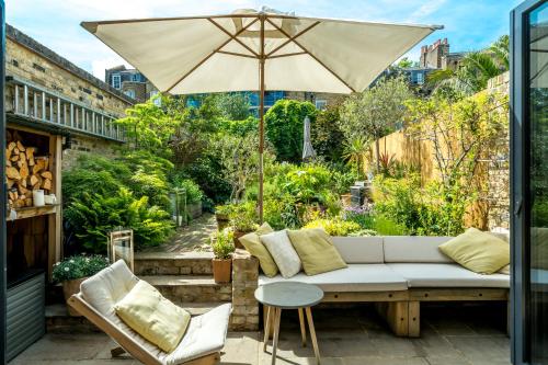 The Hayles House, Stylish London Stay with Garden photo 30