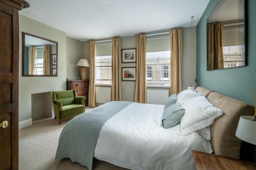 The Hayles House, Stylish London Stay with Garden photo 21