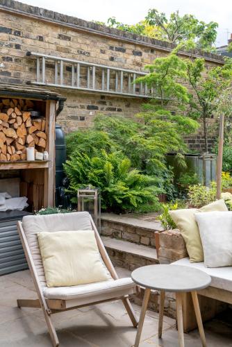 The Hayles House, Stylish London Stay with Garden photo 28