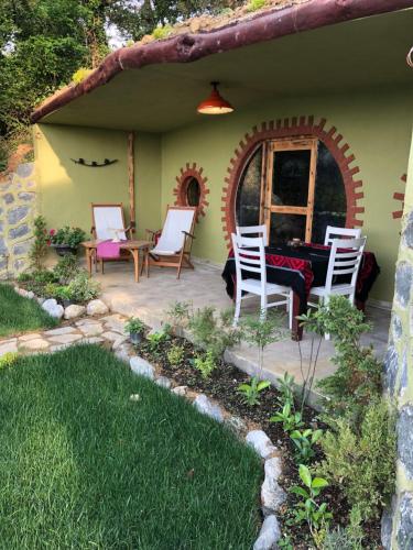 Κήπος έξω από το Dağ Evi ,2 oda, Lake view, fireplace jakuzi,6 person Sapanca