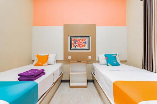Gallery image of Sans Hotel Budaya Cirebon in Cirebon