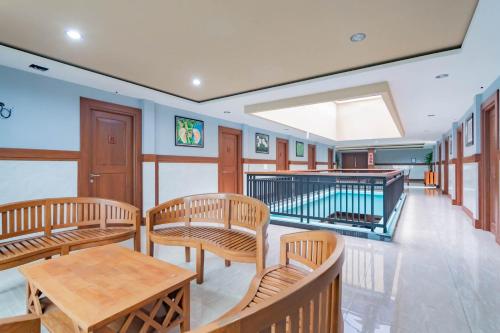 Gallery image of Sans Hotel Budaya Cirebon in Cirebon