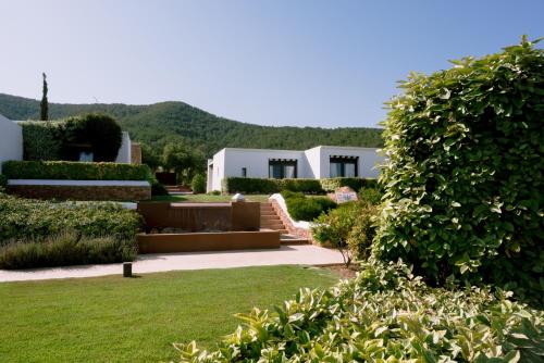 a view of a house from the garden at Casa Maca in Ibiza Town