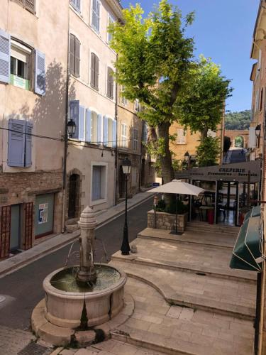 Η γειτονιά γύρω από ή μία γειτονιά κοντά σε αυτό το διαμέρισμα