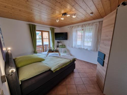 Postel nebo postele na pokoji v ubytování Ferienwohnung Am Golfplatz