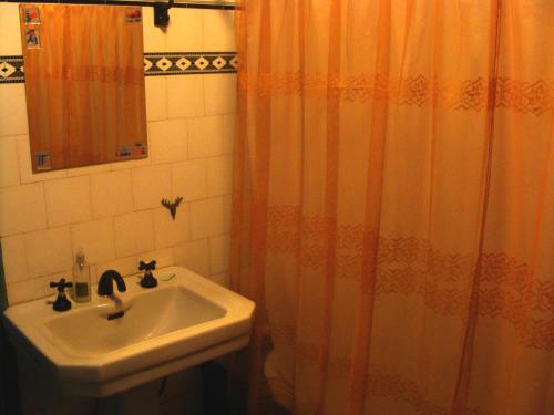 A bathroom at Intiaconcagua Habitaciones Familiares