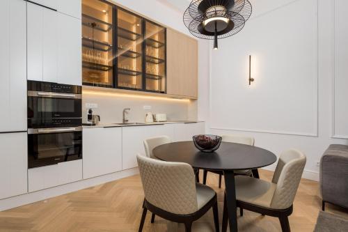 Η κουζίνα ή μικρή κουζίνα στο Plaza Apartments
