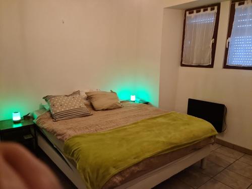 Ein Bett oder Betten in einem Zimmer der Unterkunft Appartement Route de Cursinges