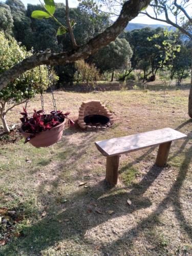 Taman di luar Pousada Canto da Lua