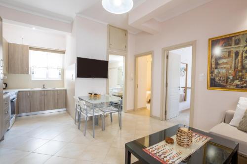 Μια τηλεόραση ή/και κέντρο ψυχαγωγίας στο Mystique Apartment