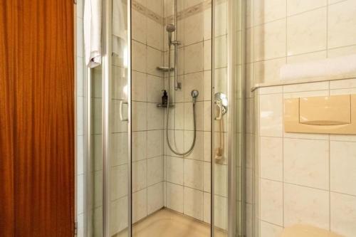 Ένα μπάνιο στο Haus-Schwanensee-Wohnung-19