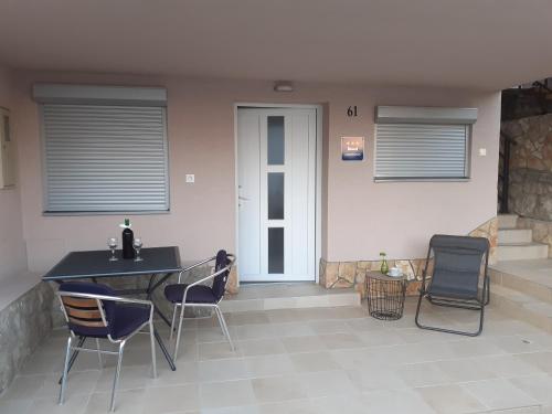 Patio nebo venkovní prostory v ubytování Apartments Julia & Nika