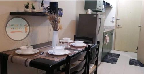 Escape N Chill Inn Affordable 1BR Condo Unit in Paranaque Near Airport with WIFI and Netflix