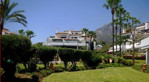 STUNNING 175 m2 APARTMENT with TERRACE and JACUZZI