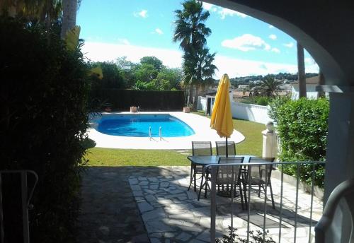 PRECIOSO BUNGALOW EN MORAIRA/ LOVELY BUNGALOW IN MORAIRA