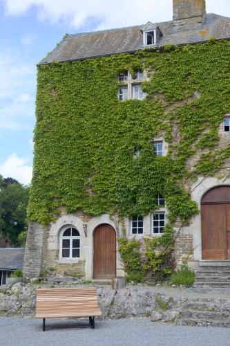 ラグジュアリーテントが所在する建物