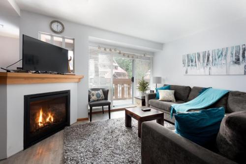 3BR Sunpath - Spacious Village Townhome