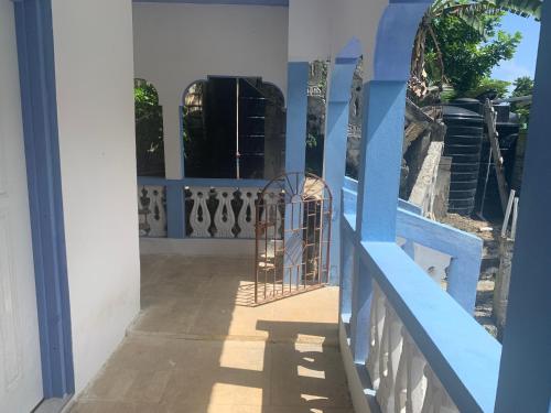 Un balcón o terraza en Robin Hood Guest House
