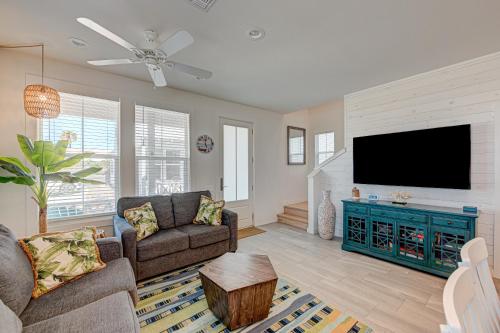 Gallery image of 5 Oclock Chateau MV2D in Port Aransas