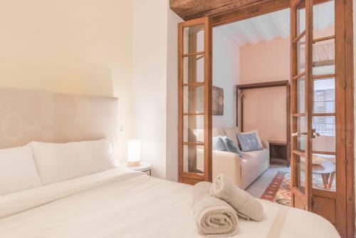 Apartment with balcony in the heart of Malaga by REMS