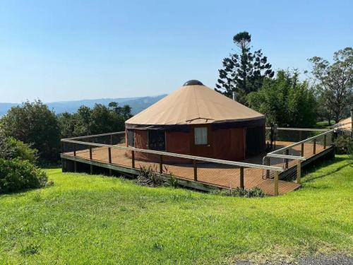 Afbeelding uit fotogalerij van Byron Bay Hinterland Eco-Retreat Terracota Yurt in Eureka