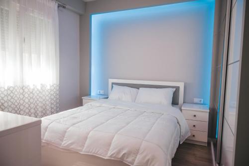 Zdjęcie z galerii obiektu Lovely apartment with balcony in the city center w mieście Kateríni