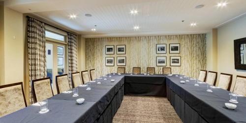 Zona business o sala conferenze di Distinction Te Anau Hotel & Villas