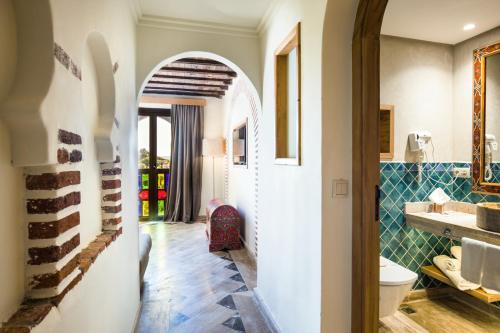 Koupelna v ubytování Dar Echchaouen Maison d'Hôtes & Riad