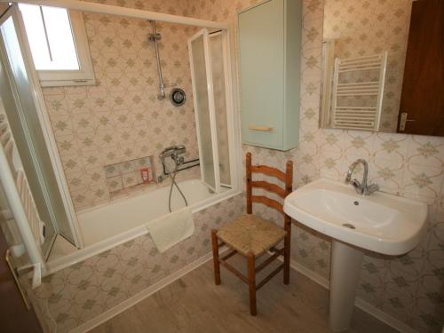 Ванна кімната в Maison La Tranche-sur-Mer, 4 pièces, 6 personnes - FR-1-22-305