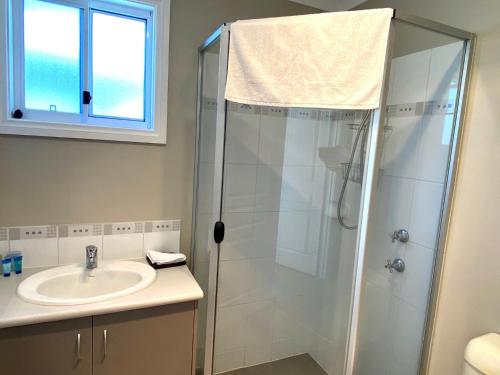 City Townhouse Bunbury tesisinde bir banyo