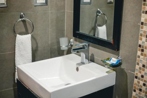 Ванная комната в ARMONIA 408 APARTMENT IN GAZCUE