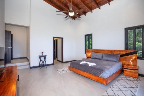 Ένα ή περισσότερα κρεβάτια σε δωμάτιο στο Ocean Pearl home