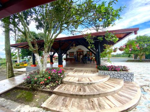 Finca Hotel karey -Quindioにある庭