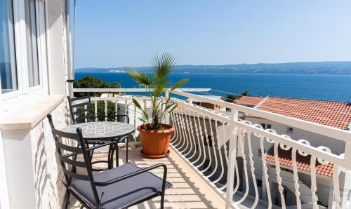Balcon ou terrasse dans l'établissement Sea and mountain view apartments