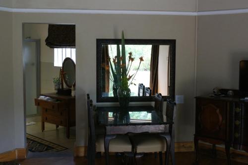 Televisyen dan/atau pusat hiburan di Oue Werf Country House