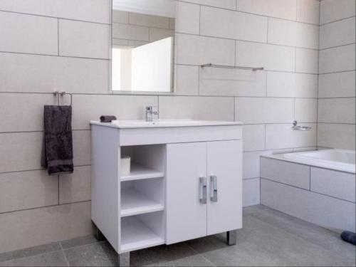 Phòng tắm tại Ocean Pearl Accommodation