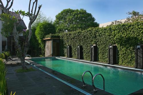 The swimming pool at or close to D Ajenk Boutique Villa