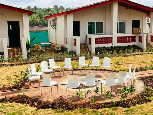 Taman di luar Casa De Recurso