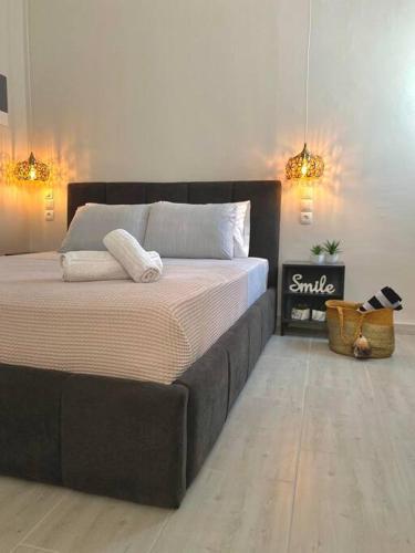 A bed or beds in a room at Elia Room & Garden II (new entry)