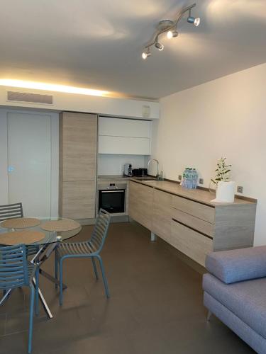 Photo de la galerie de l'établissement Baie Marquet frontière Monaco, à Cap d'Ail