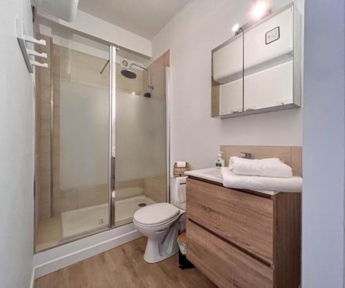 Ванна кімната в Appartement vue mer Parking privé Place Med